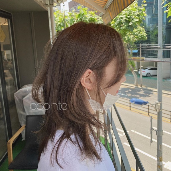 奶茶髮色爆紅回歸！2020春夏必染「奶茶髮色」推薦，染完超顯白、珍珠奶茶髮色超時尚！