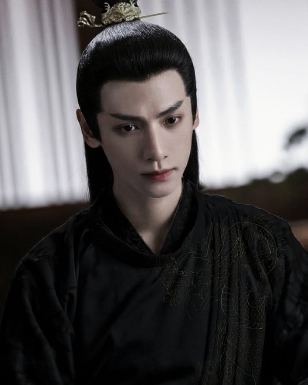 古裝劇白衣公子vs黑衣俠客1：羅雲熙《月上重火》