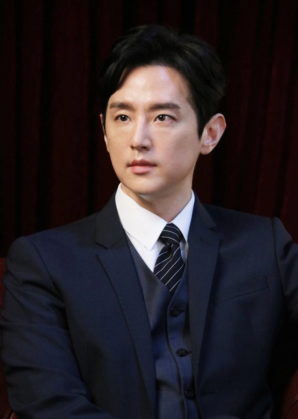 《The King:永遠的君主》配角介紹7:權律 飾演 李袞爸爸