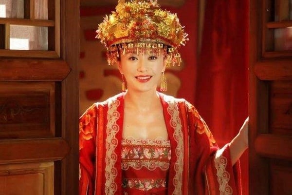 秦嵐新劇變「天下第一花魁」！秦嵐9個古裝角色，除了《還珠格格》竟然還演過武則天