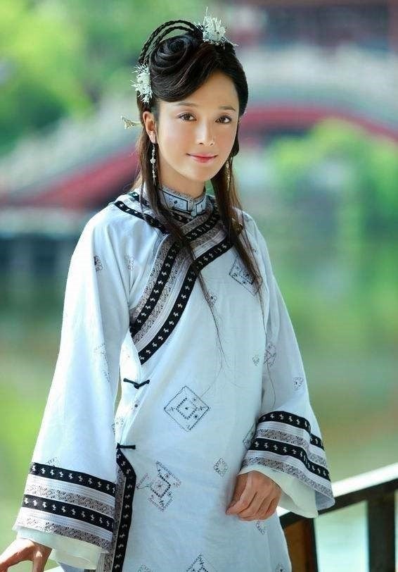 秦嵐新劇變「天下第一花魁」！秦嵐9個古裝角色，除了《還珠格格》竟然還演過武則天