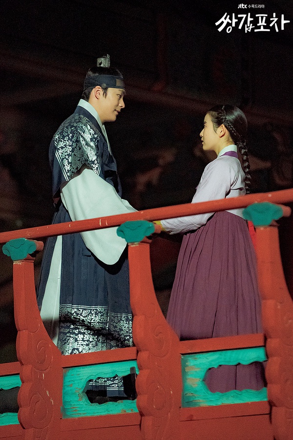 Netflix韓劇《雙甲路邊攤》伏筆揭秘:鬼班長就是世子!