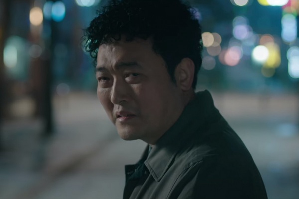 Netflix韓劇《雙甲路邊攤》伏筆揭秘:閻部長黑化