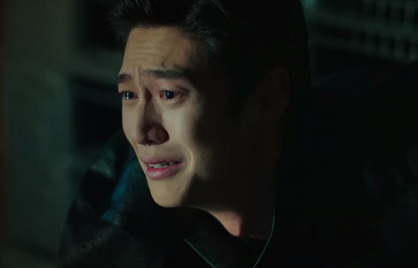 Netflix韓劇《雙甲路邊攤》伏筆揭秘:閻部長黑化