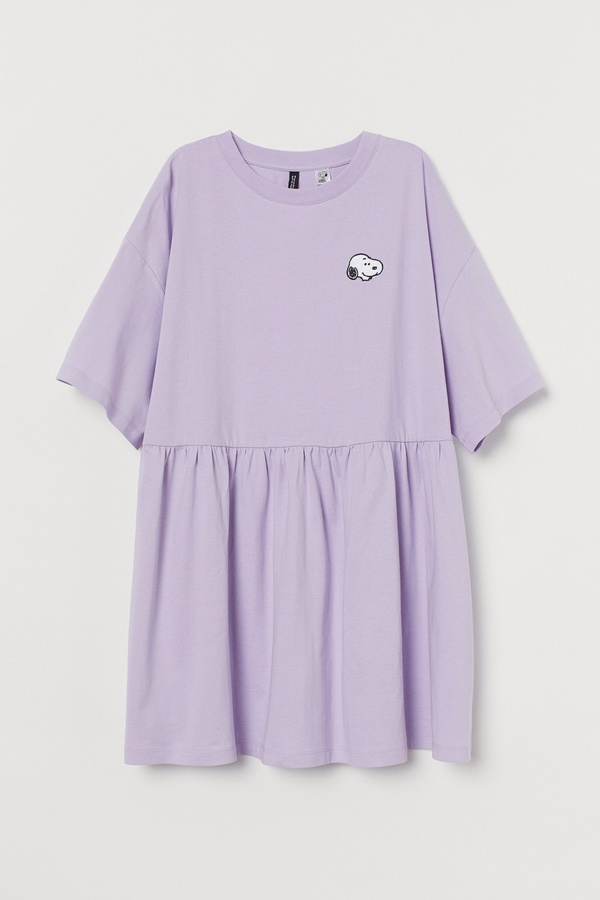 H&M X「史努比」聯名系列全新登場，超萌史努比上衣、T恤可愛又百搭，史努比控必敗！