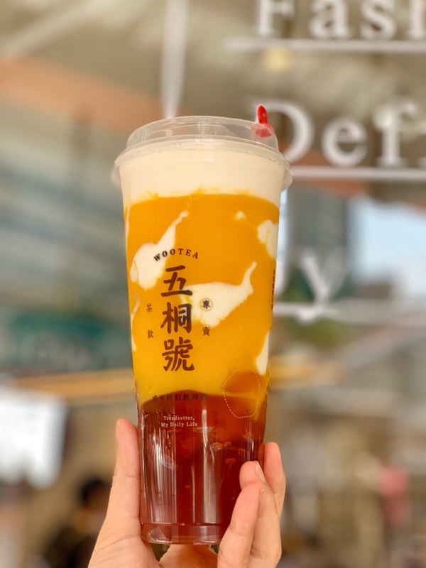 這杯超級紅！五桐號WooTEA旗艦店推「芒果雲朵奶霜」，杏仁凍、綠茶凍、豆漿凍也是招牌