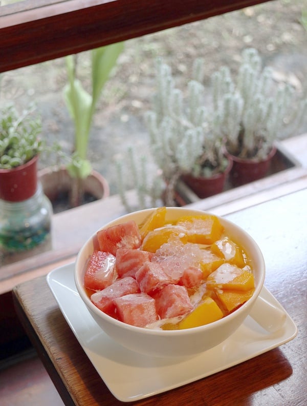 IG超夯的「西瓜芒果豆花」!台北「騷豆花」推出超美豆花,鮮甜滋味與鹽滷豆花夏天必吃
