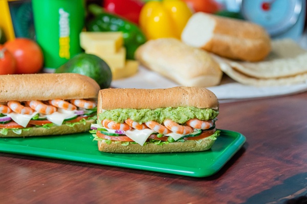 想吃蝦不用撥！SUBWAY推出超狂「酪梨鮮蝦堡」口口吃得到蝦，蝦蝦控認真超滿足