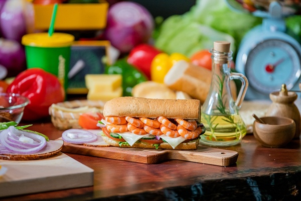 想吃蝦不用撥！SUBWAY推出超狂「酪梨鮮蝦堡」口口吃得到蝦，蝦蝦控認真超滿足