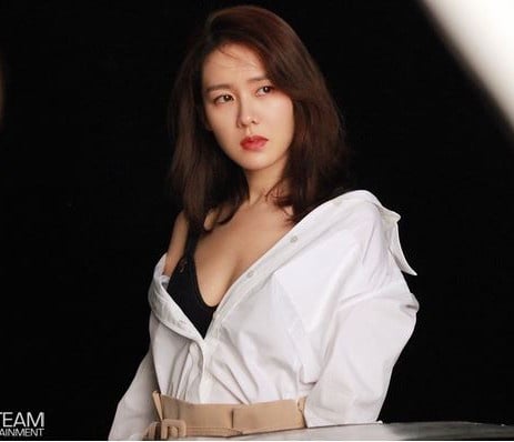 孫藝珍難得一見的性感瞬間！孫藝珍寫真露美腿&渾圓美胸，情慾電影將清純性感演到極致