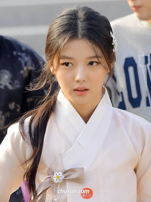 《便利店新星》金裕貞成長軌跡4:《雲畫的月光》仙氣十足的17歲少女