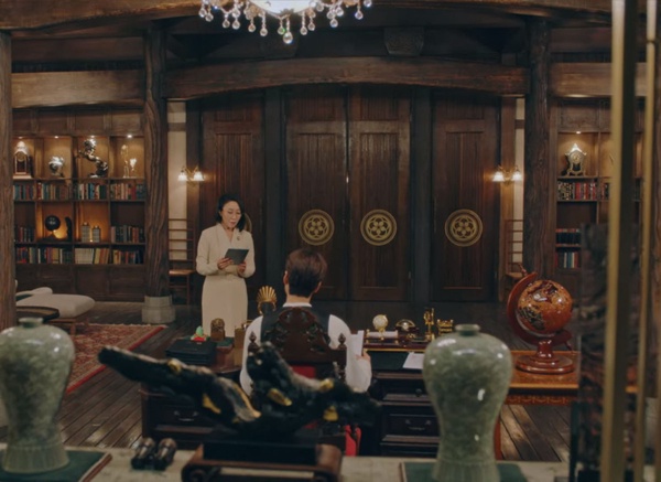 《The King:永遠的君主》道具細節解析5:帝國藏超多皇室標誌