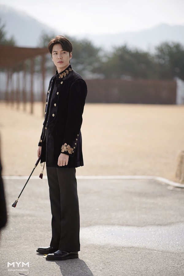 《The King:永遠的君主》道具細節解析2:李敏鎬的馬鞭