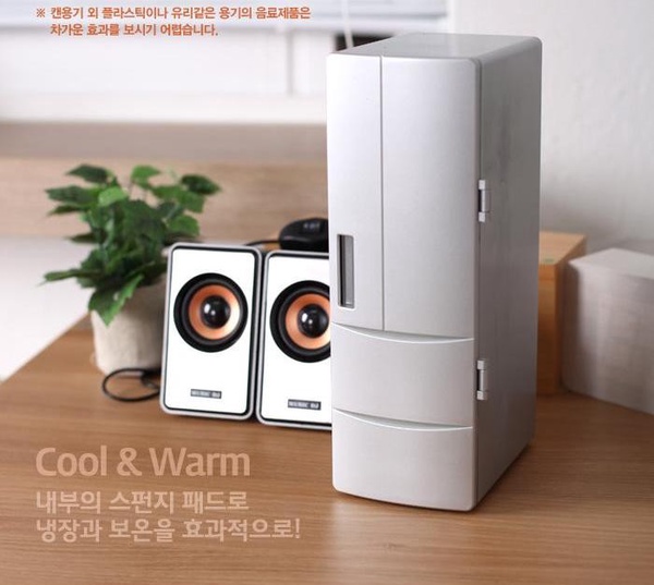懶人必備！韓國推出「USB充電式小冰箱」，縮小版冰箱外型，讓你隨時隨地都能享用冷飲