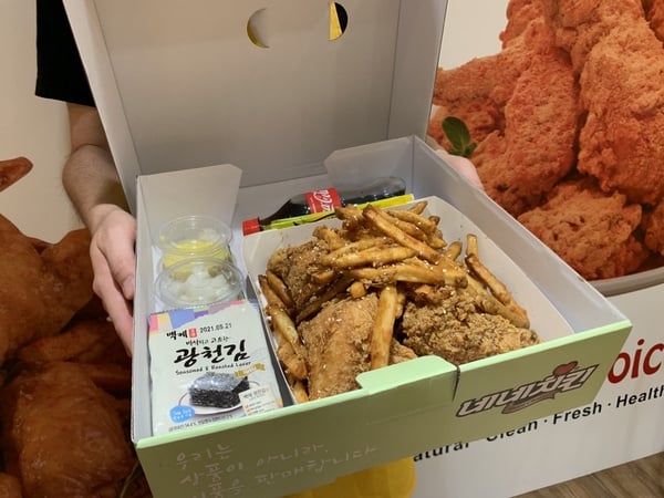 炸雞+薯條一次就可以吃到！NENE CHICKEN「蜂蜜蒜脆薯炸雞」與韓同步登場，還送炸年糕