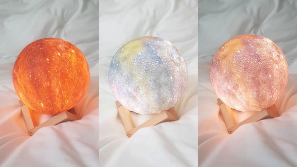 韓國超夢幻「星空小夜燈」！絕美太空投影，輕拍還會變化色彩，療癒光芒情調滿分！