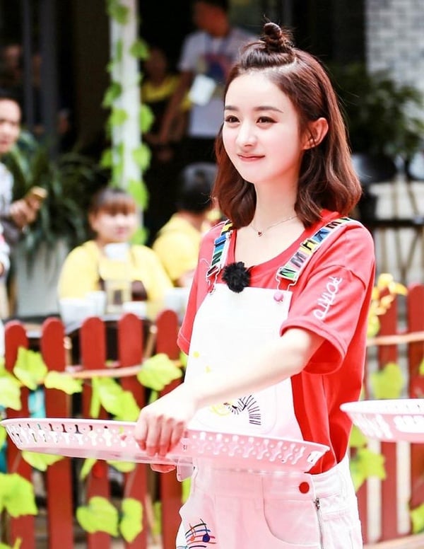 吊帶褲穿搭技巧！孫藝珍穿出少女感，徐睿知好身材擋不住，楊冪、熱巴吊帶褲穿法腿爆長