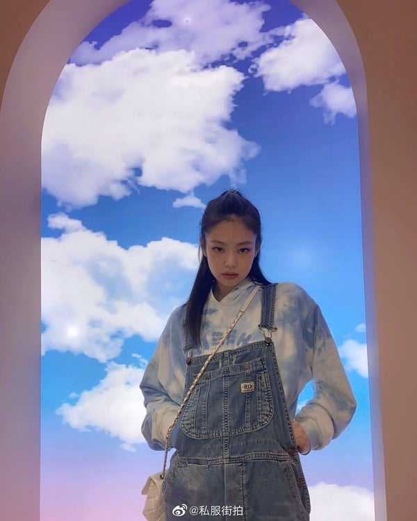 吊帶褲穿搭技巧！孫藝珍穿出少女感，徐睿知好身材擋不住，楊冪、熱巴吊帶褲穿法腿爆長