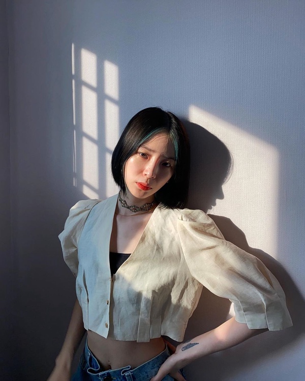 Jennie瀏海染爆紅！春夏韓國「挑染髮型」圖鑑，手刷染最時髦，輪廓染堪稱仙女髮型！