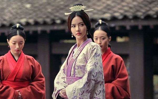 和楊紫同公司的古裝女神1:張芷溪