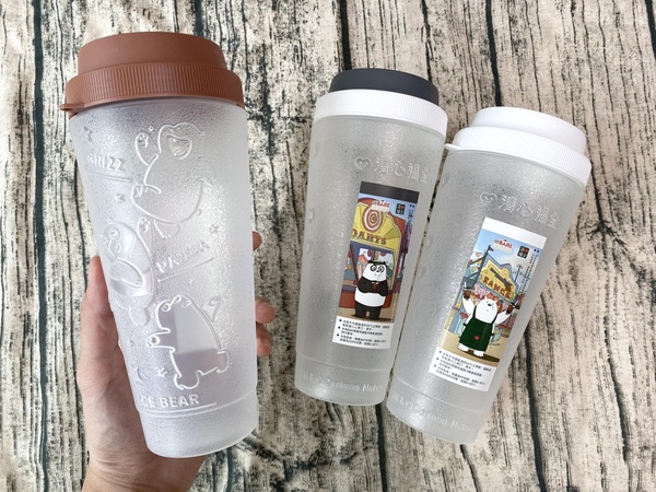 熊熊遇見你新品大集合!從飲料提袋到大玩偶14種雜貨周邊,熊熊的粉絲買到剁手