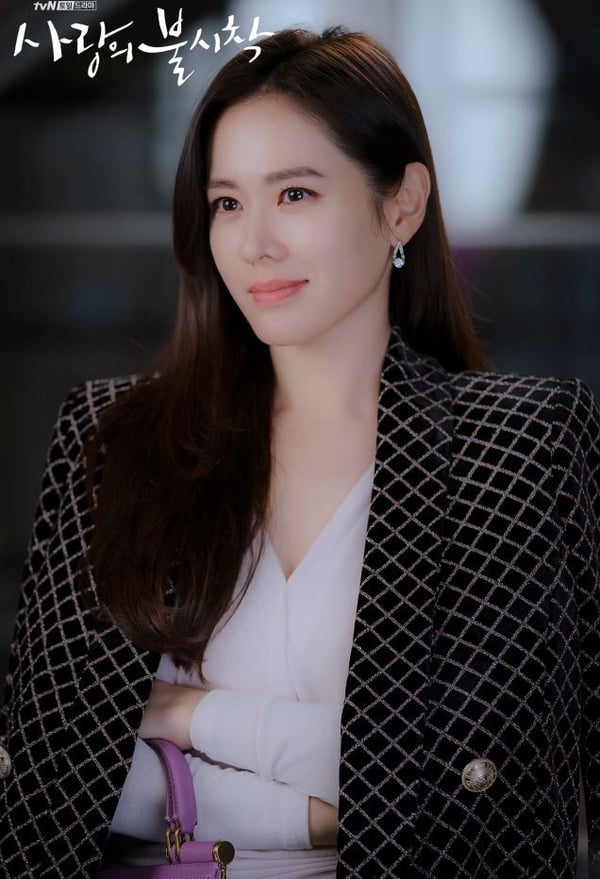 孫藝珍霸總風美圖合集1：《愛的迫降》總裁時裝秀
