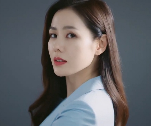 孫藝珍霸總風美圖合集4:美妝代言,幹練自信的都會女子