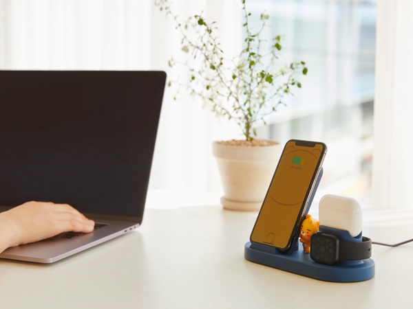 Kakao Friends推出「萊恩三合一充電座」,手機、Airpods、Apple Watch一次都能充電!