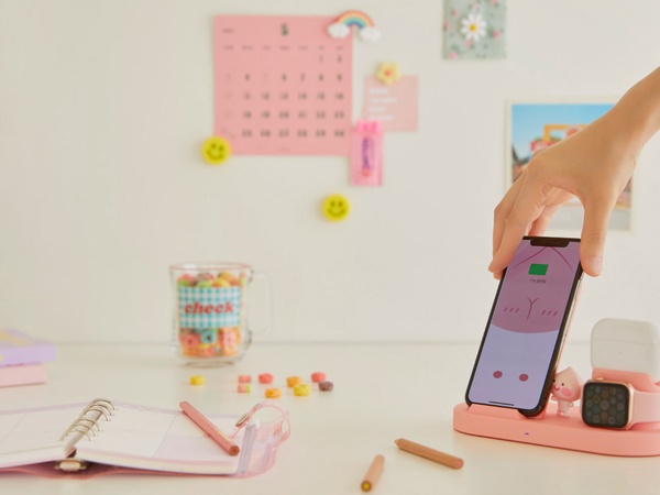 Kakao Friends推出「萊恩三合一充電座」,手機、Airpods、Apple Watch一次都能充電!