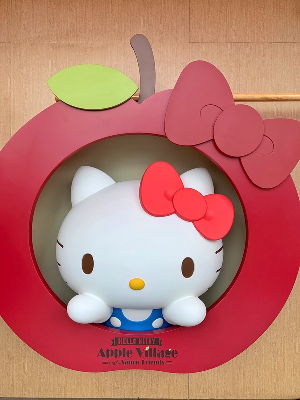 Hello Kitty蘋果村親子餐廳7/15開幕!