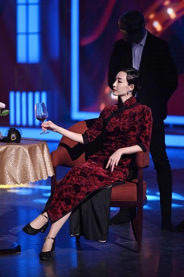 《乘風破浪的姐姐》10位旗袍女神！寧靜又美又霸，郁可唯穿短旗袍秀大長腿，美到上熱搜