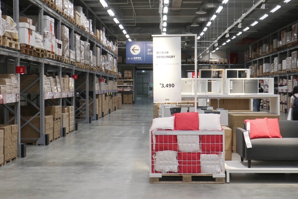 全台最大IKEA！「IKEA 桃園青埔店」近高鐵＋超Q鯊魚打卡點，9千多坪讓你逛到腳軟