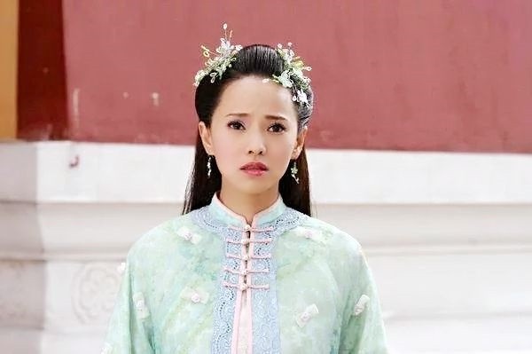 《乘風破浪的姐姐》後宮寵妃角色1:伊能靜 飾演《大清后宮》祥嬪