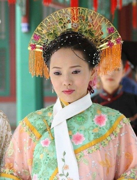 《乘風破浪的姐姐》後宮寵妃角色1:伊能靜 飾演《大清后宮》祥嬪
