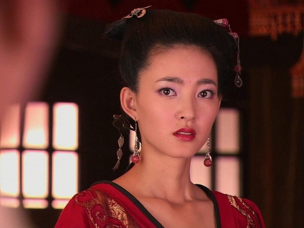 《乘風破浪的姐姐》後宮寵妃角色10:王麗坤 飾演《美人心計》聶慎兒