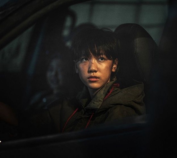 《屍速列車2:感染半島》成票房冠軍!姜棟元超越孔劉,首日票房逼近2400萬