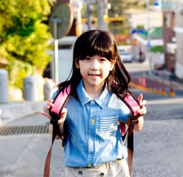 《屍速列車2:感染半島》李蕊作品回顧:7歲出演電影《素媛》,感動無數觀眾