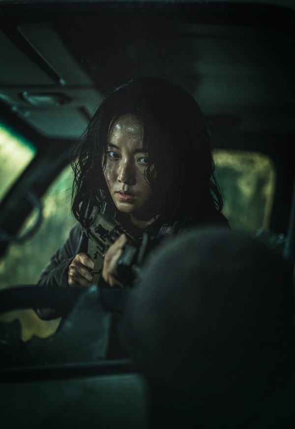 《屍速列車2:感染半島》成票房冠軍!姜棟元超越孔劉,首日票房逼近2400萬