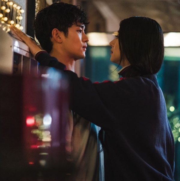 徐睿知《雖然是精神病但沒關係》人設解析！推人下樓、狂吼我愛你，都因她是反社會人格