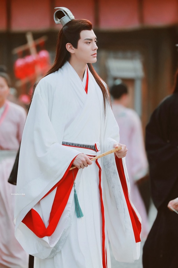 古裝青春劇「校園男神」2:畢雯珺 飾演《漂亮書生》雨樂暄