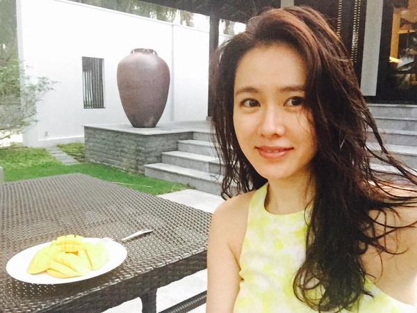 孫藝珍反差萌趣事！綜藝經典傻瓜舞，怕臉變大竟「抬頭打嗑睡」，孔曉振：孫藝珍有點傻