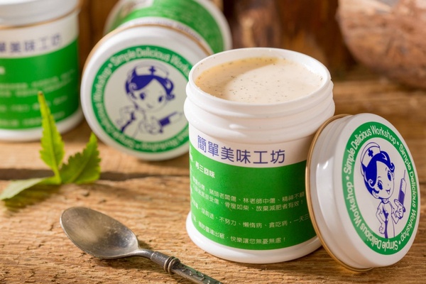 這瓶小護士可以吃！IG超夯的彰化美食「小護士布丁」以假亂真的模樣，網友都推好吃～