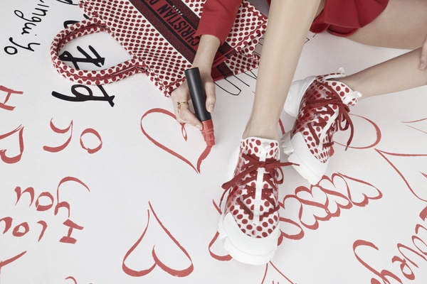 DIOR「波卡圓點系列」登場，復古圓點躍上蒙田包、托特包，Dioramour 限定店獨家開賣！