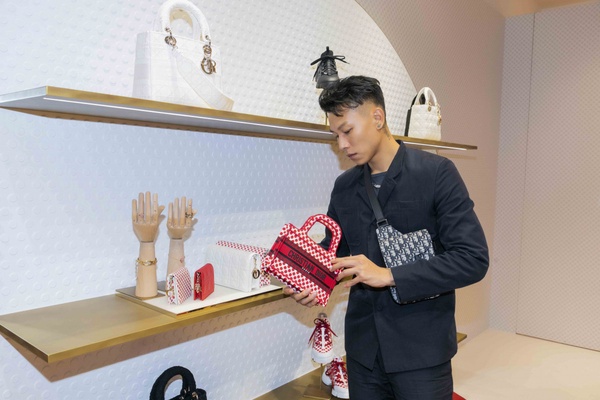 DIOR「波卡圓點系列」登場，復古圓點躍上蒙田包、托特包，Dioramour 限定店獨家開賣！