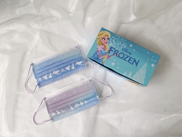 中衛 x 迪士尼「冰雪奇緣口罩」第二波開賣！夢幻漸層＋獨特印花，Elsa、雪寶都在上面