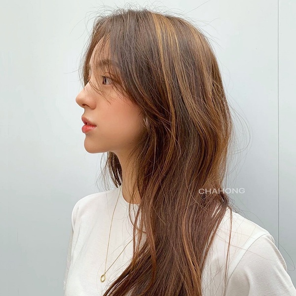 2020韓國大勢「PAGE COLOR」髮色推薦！絕美奶茶棕、木棕色挑染範本，巨顯白仙氣爆增