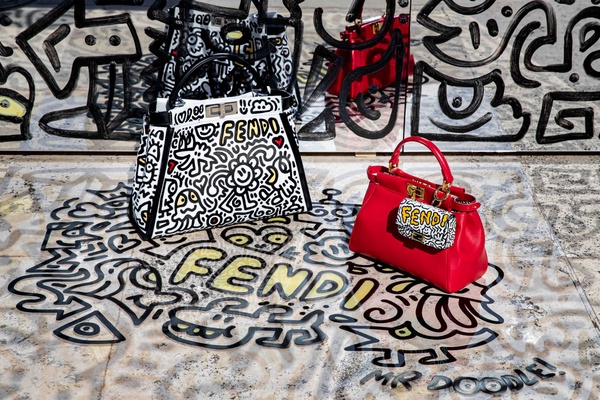 2020七夕限定包款：Fendi × Mr. Doodle 七夕限定塗鴉系列