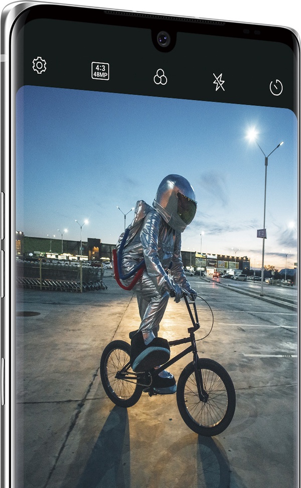 LG 首款「5G手機」正式在台上市!絕美蛋糕機外型,全系列四色閃耀登場~
