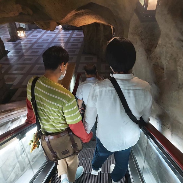 《雖然是精神病但沒關係》戲外也超暖！吳政世陪智力障礙者逛遊樂園