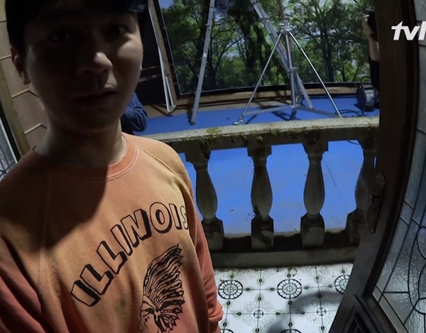 《雖然是精神病但沒關係》文英城堡揭密！歐風家具有百年歷史，地下室文英媽正在看著你